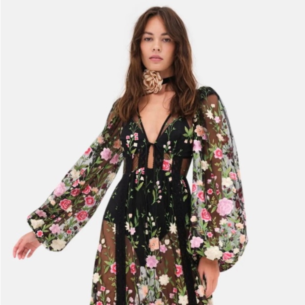 Brand new in the only the Luna maxi dress